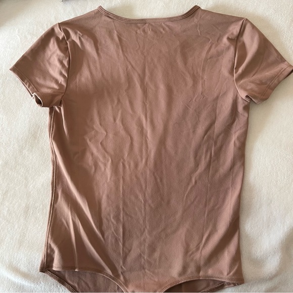 Abercrombie & Fitch Short Sleeve Seamless Bodysuit - Picture 3 of 6